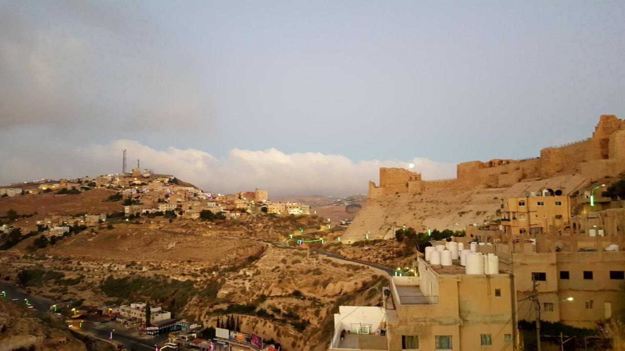 Karak House Hotel Екстериор снимка